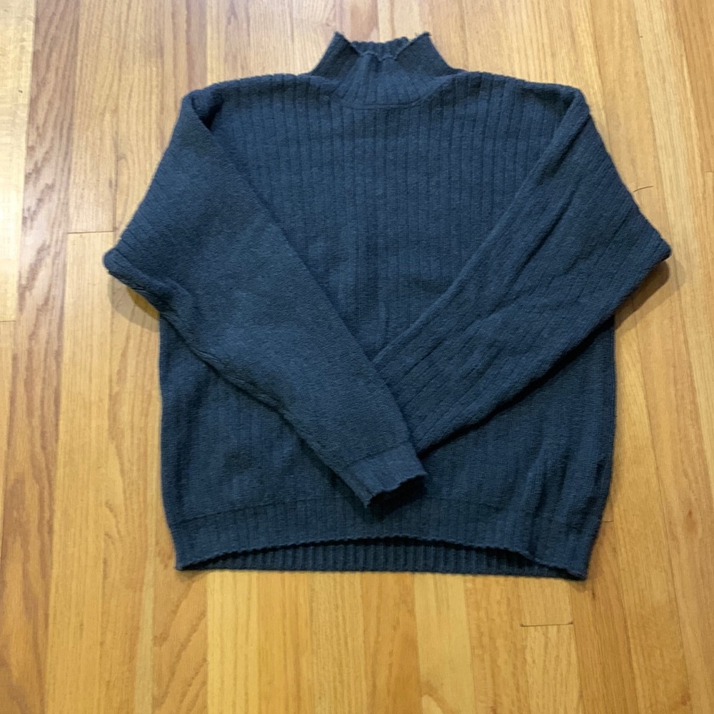 Eddie Bauer large grey sweater